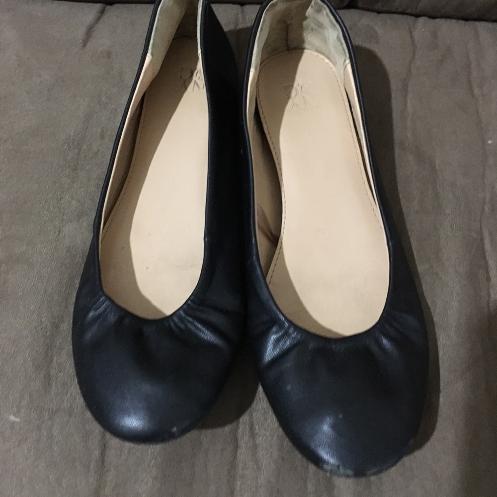 2 pairs of shoes